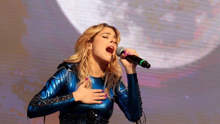 TINI, Los Ángeles Azules Reunite for 'Pa' Él' in New Latin Poll
