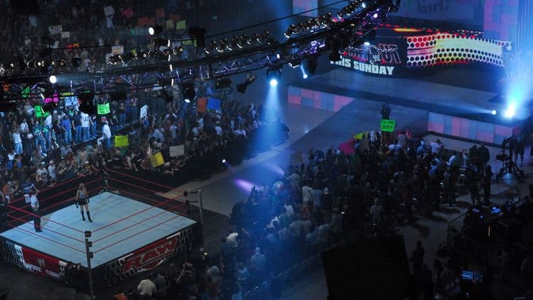 WWE’s “Monday Night Raw” Hits 340 Million Views in a Single Year