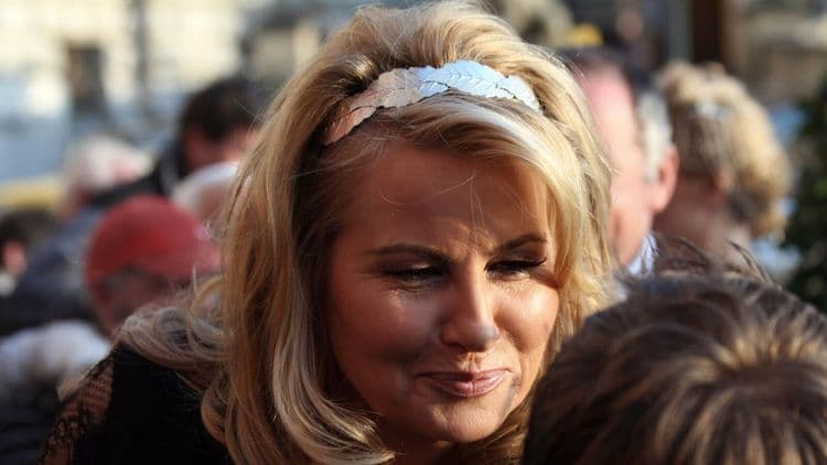 Jennifer Coolidge — Jennifer Coolidge Returns to 'The Watcher' Season 2 as Karen
